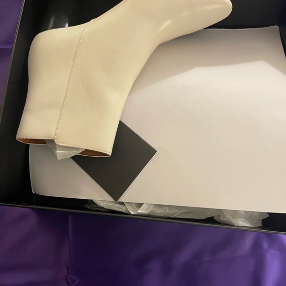 Iris Leather Bootie - Picture 3 of 11